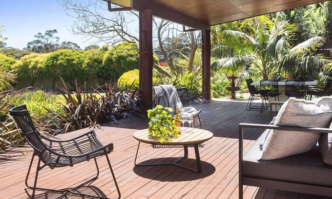 Margaret River House | A stylish and modern home, situated in manicured gardens.