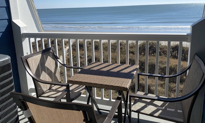 North Myrtle Beach Condo | A Summer Place C5 Ocean Front Beach Retreat