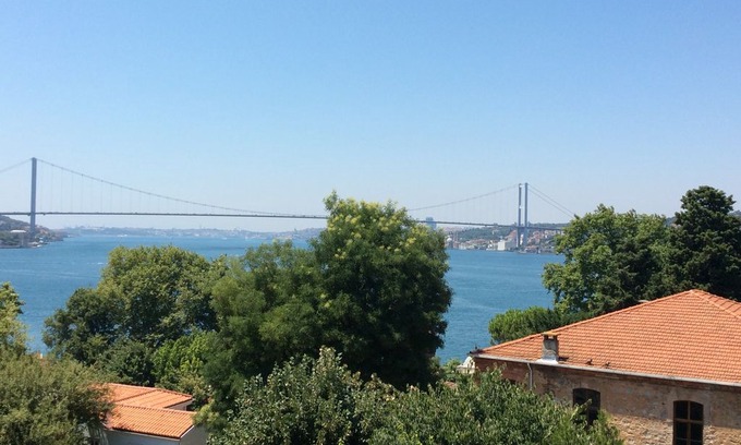 Cengelkoy Mahallesi Apartment | A superb vacation condo on Bosphorus, Cengelkoy