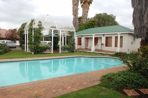 Potchefstroom Bed & Breakfast | A Tapestry Garden Guest House