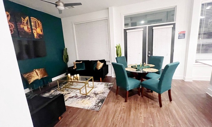 Rutledge Hill Condo | A taste of Vegas in Nashville