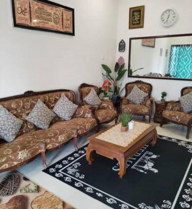 Lekir House | A to Z Homestay