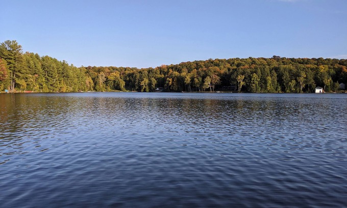 Highlands East Cottage | A Tory Lake Treasure in Haliburton County - Lake front cottage
