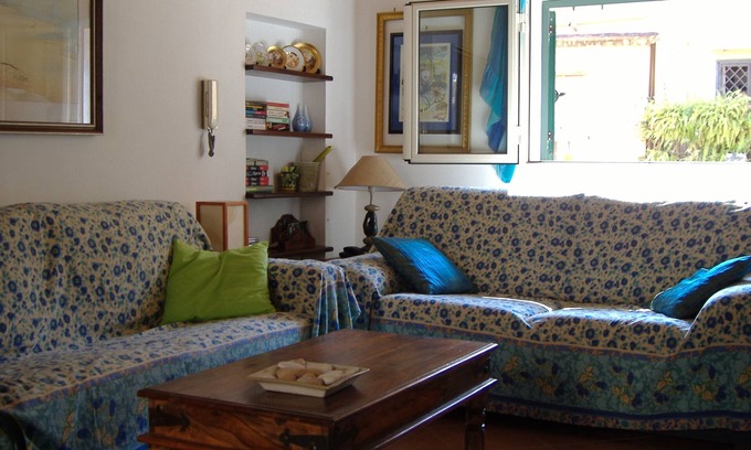 Kalsa House | A Town House, with rooftop terrace, at the heart of the Old Town.