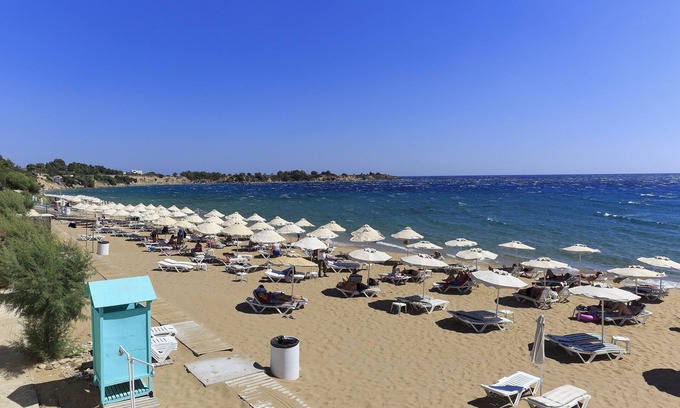 Pefkos Apartment | A two-Bedroom Apartment close To The Main Beach Of Pefkos and Shopping Centre.