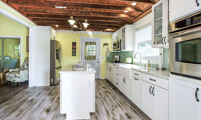 Saint James City House | Aaliyah`s and Amina`s Tropical Retreat unit 2 - Pine Island St James City