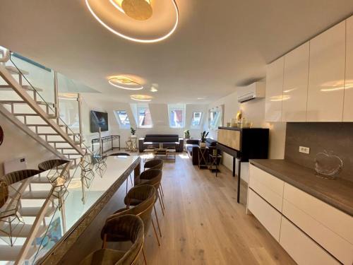 Ljubljana Old Town Apartment | AB Ljubljana - The Princess Castle Triplex