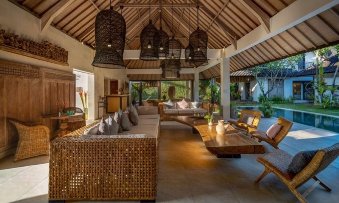 Batubelig Villa | Abaca Nyoman 5 BR - Luxury in the heart of Seminyak