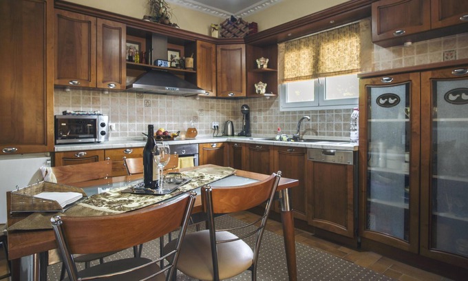 Danilia House | Abeautiful neoclassic house located on a provincial road near Corfu town.