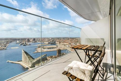 Aarhus C Apartment | Above the clouds on 42nd floor