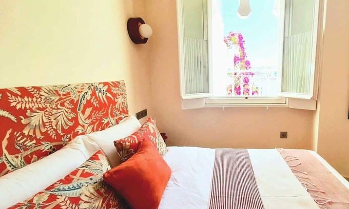 Medina of Tangier Bed & Breakfast | Absinthe Guesthouse : Charming Room With Street View - La Marjane