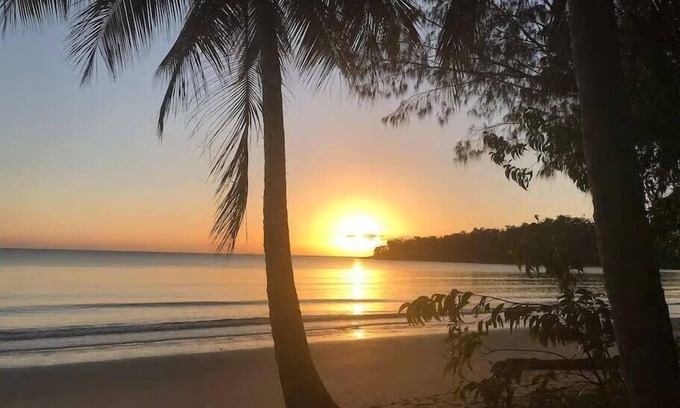 Kewarra Beach Villa | Absolute Beachfront 2 Bedroom Luxury Holiday Home