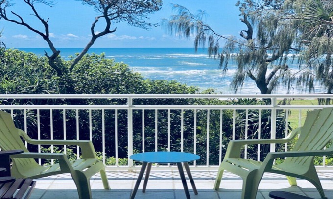 Dicky Beach Apartment | Absolute beachfront, great views & family friendly