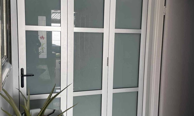 Point Vernon House | Absolute privacy central location close to beach and shops