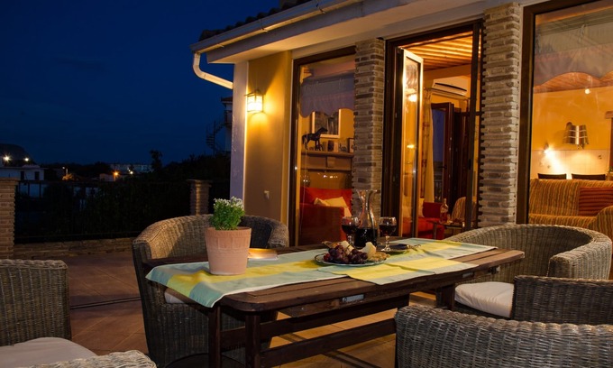 Kalpaki Apartment | Acacia House - Sunlight 3 Bedroom Apartment