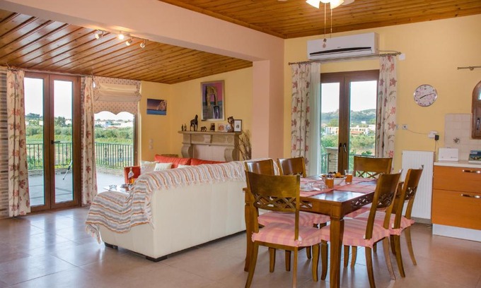 Kalpaki Apartment | Acacia House 'Sunlight'