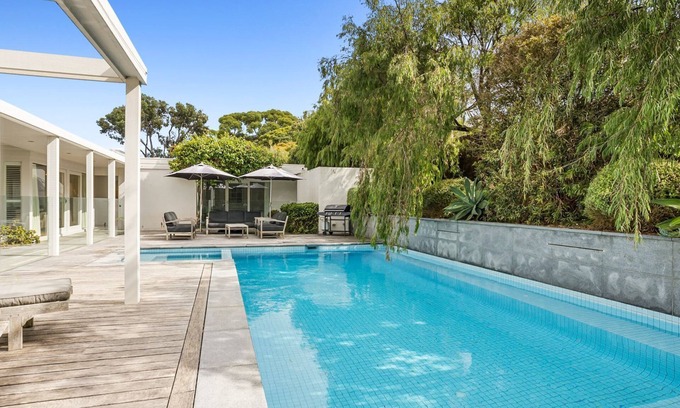 Portsea House | Acacia Portsea Beautiful spacious holiday house near bay and ocean beaches