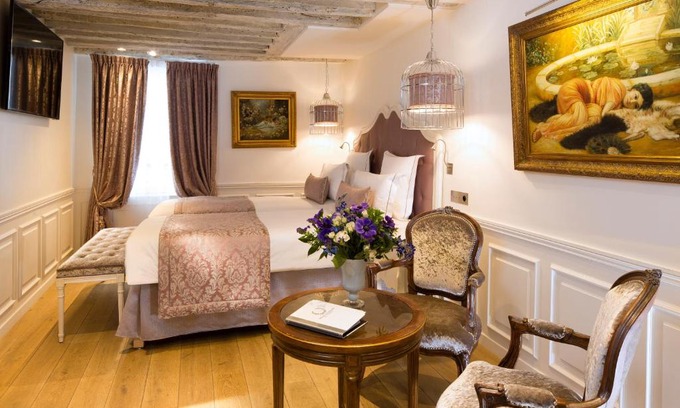Saint-Thomas-d'Aquin Hotel | Académie Hôtel Saint Germain