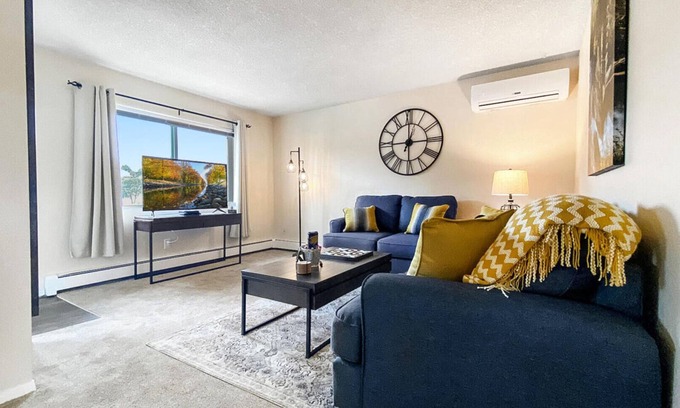 Rockrimmon Condo | ★Academy Hideaway With View! Sleeps 5 with AC!★