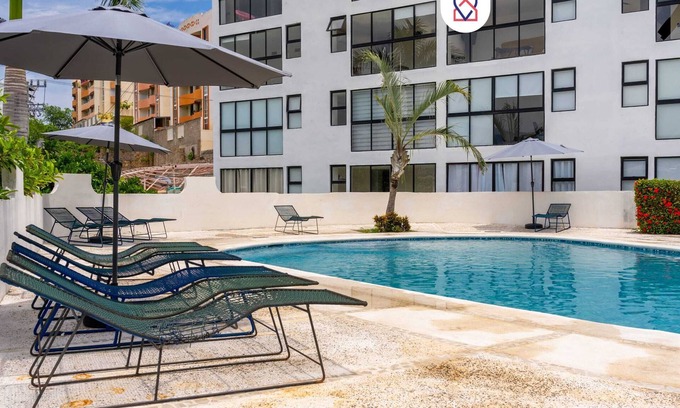Las Playas Apartment | Acapulco Retreat with Bay Views & Amenities