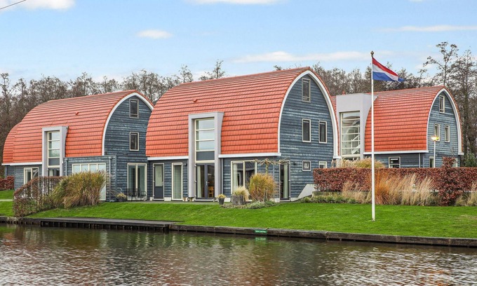Midlaren House | Accessible Villa on the Lake