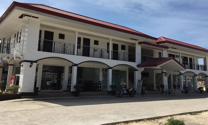 Danao Apartment | accommodates up to 6, with high-speed WiFi connection, fully functional kitchen