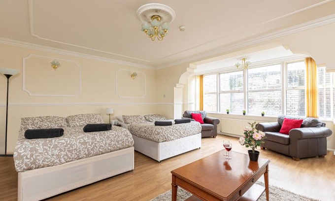 Shadwell House | Accommodation near Canary Wharf and City of London