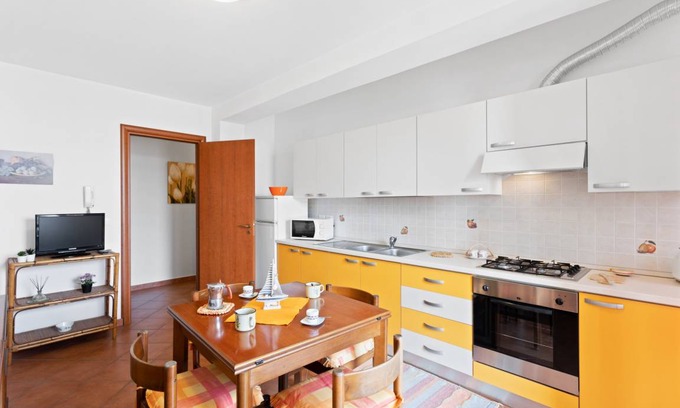 Aci Trezza Apartment | Aci Castello Apartment with Balconies and Parking