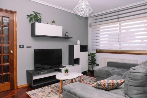 Redondela Apartment | Acogedora y cálida en el centro by CABANA Rentals