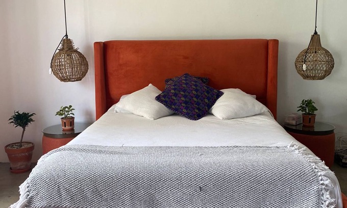Antigua Guatemala Apartment | Acogedoras habitaciones con decoraciones y colores a 15 minutos del parque.