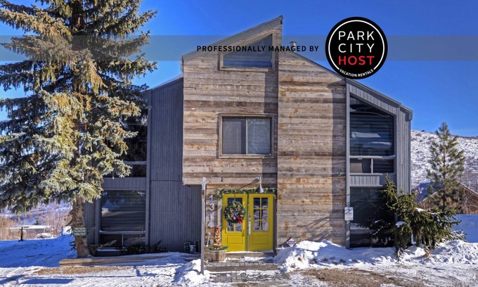 North Park City Ski Chalet | Acorn Chalet #1 - Walk to PC ski base! 2BD