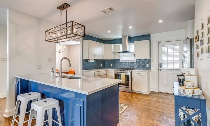 Fort Worth Cultural District House | Across from Dickies Arena right in the heart of all the action