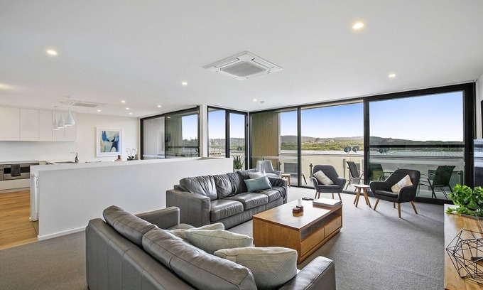 Anglesea House | Across the road from Main Beach Anglesea- luxury new townhouse, steps to cafes