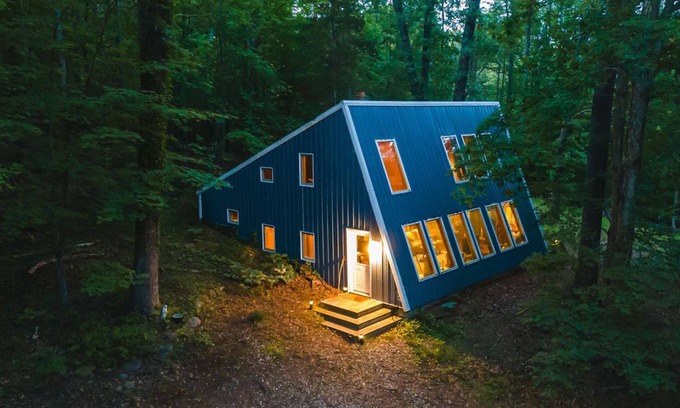 Shipman Cabin | Acute Lodge: Boho, Romantic Getaway in Nelson Co.