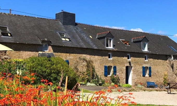 Ploerdut Cottage | Adele cottage – lovely, spacious Breton cottage - shared pool, private garden