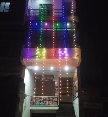 Etmadpur Hotel | Aditya Paradise aka Mountain Home aka AVK Inn