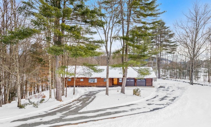 Quechee House | Adj to Farm, Log Cabin, Views! - Turkey Trot Lane