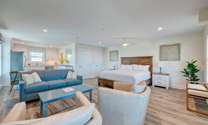Surf City Apartment | Adjacent 1st Floor: 1007 (Queen) & 1008 (King)