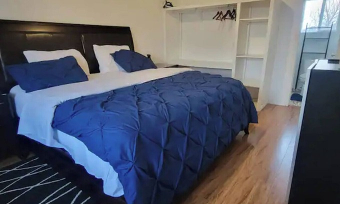 Barrie House | Adorable and spacious 3 bedrooms house close to all amenities/quite neighborhood