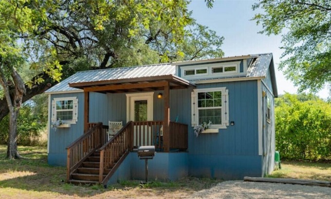 Granbury Cottage | Adorable Cottage on 4 Acres near Downtown Granbury