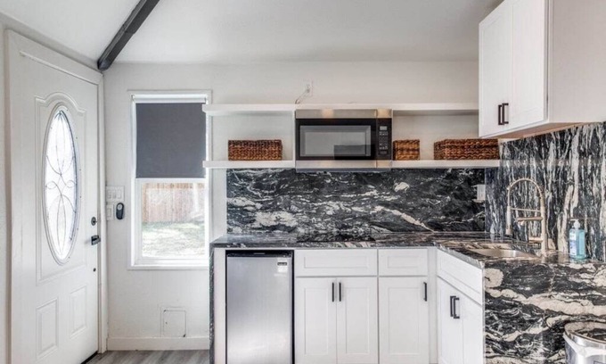 North Dallas House | Adorable Guest House/Private Yard