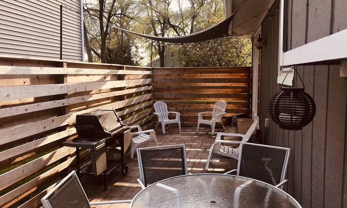 Wheaton House | Adorable home near downtown Wheaton no up-charge for additional guests.