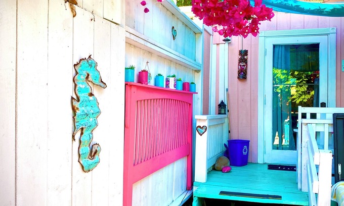 North Park Cottage | Adorable Private Tiny House for Two~ Heart of North Park~San Diego.Safe & Clean.