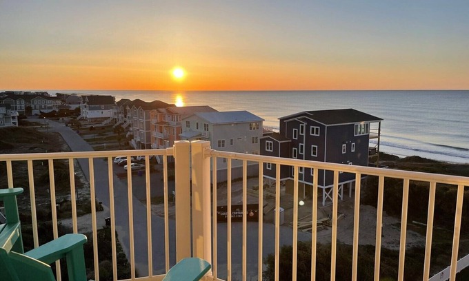 Sneads Ferry Condo | Adorable, recently updated oceanfront condo, amazing views!
