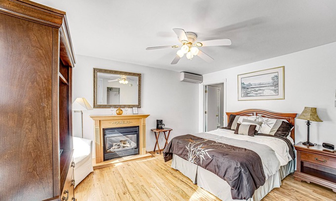 Hammondsport Apartment | Adorable Studio Near Town & Lake W/ Free WiFi, Grassy Lawn Area, & Cozy Vibes!