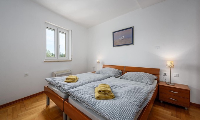 Monterol Apartment | Adria B11 Spacious apartment near the sea