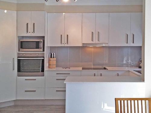 Shoal Bay Apartment | Adriana 3 unit with a backyard