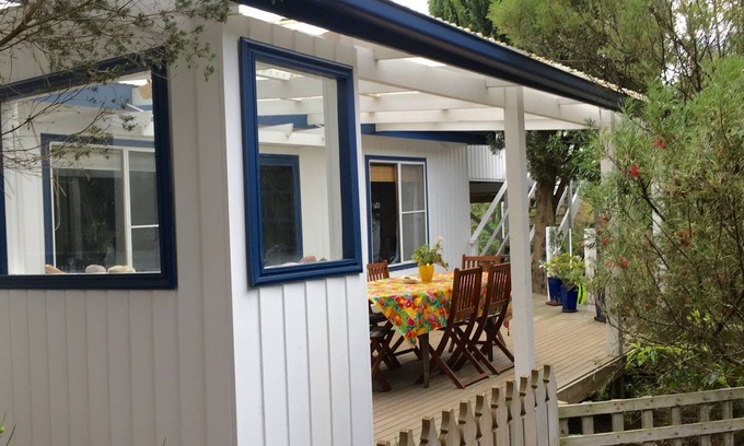 Ventnor House | Adrift at Ventnor, Pet Friendly on Phillip Island + wifi & linen