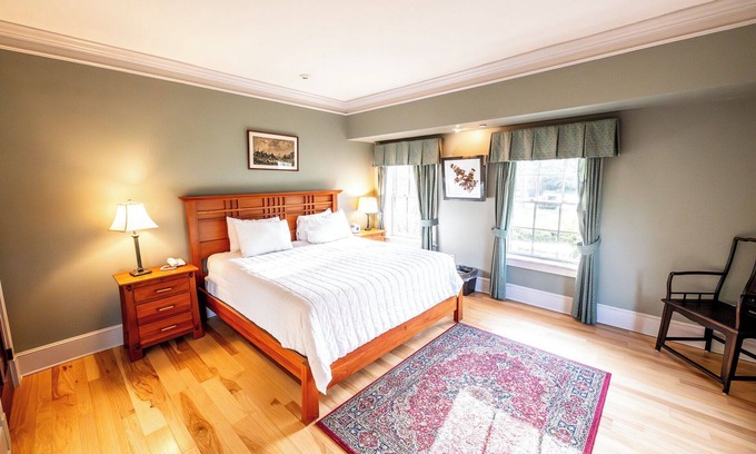 Shawnee On Delaware Hotel | Adventure Awaits | Restful Stay Near Trails, Views & Attractions in the Poconos