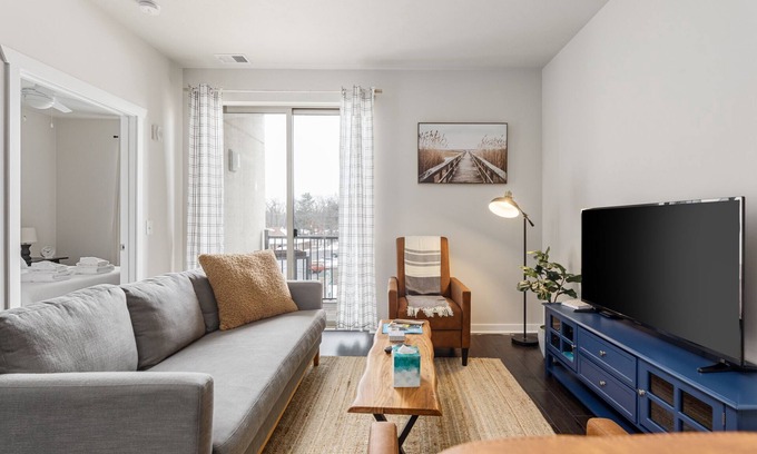 Traverse City Condo | Adventure Seeker's Escape | Downtown | Bicycles | AC